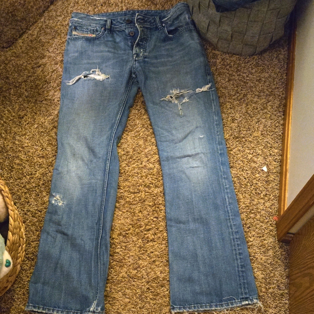EUC Mens DIESEL ZATHAN 31/30